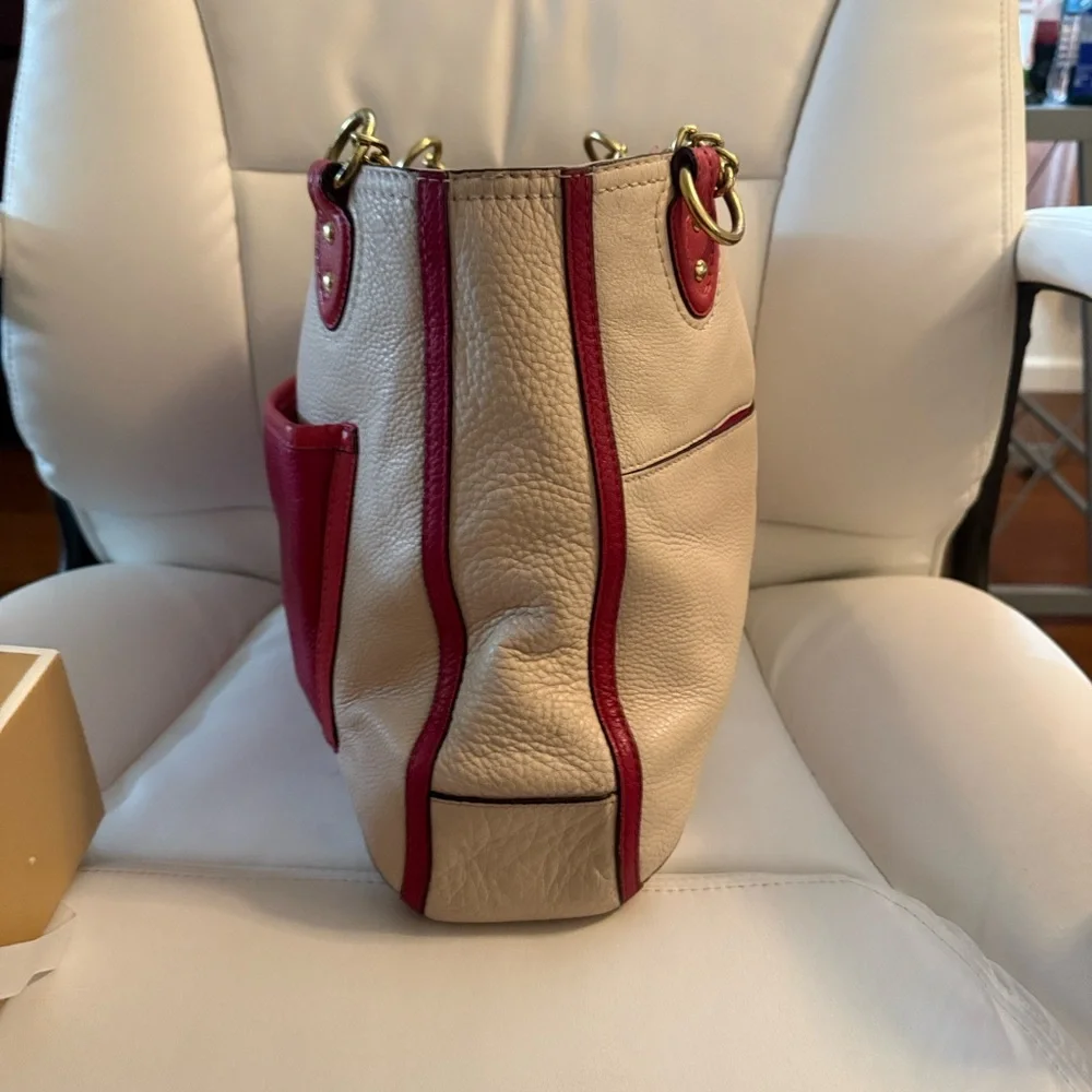 Y2K Coach Multicolored Pebbled Leather. Stylish Leather bag.